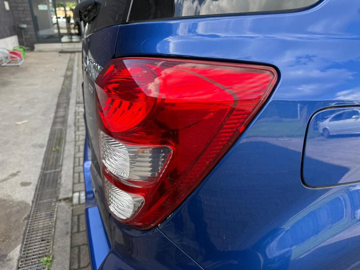 Daihatsu Terios II J2 original Rücklicht Rückleuchte rechts Vorfacelift BJ07